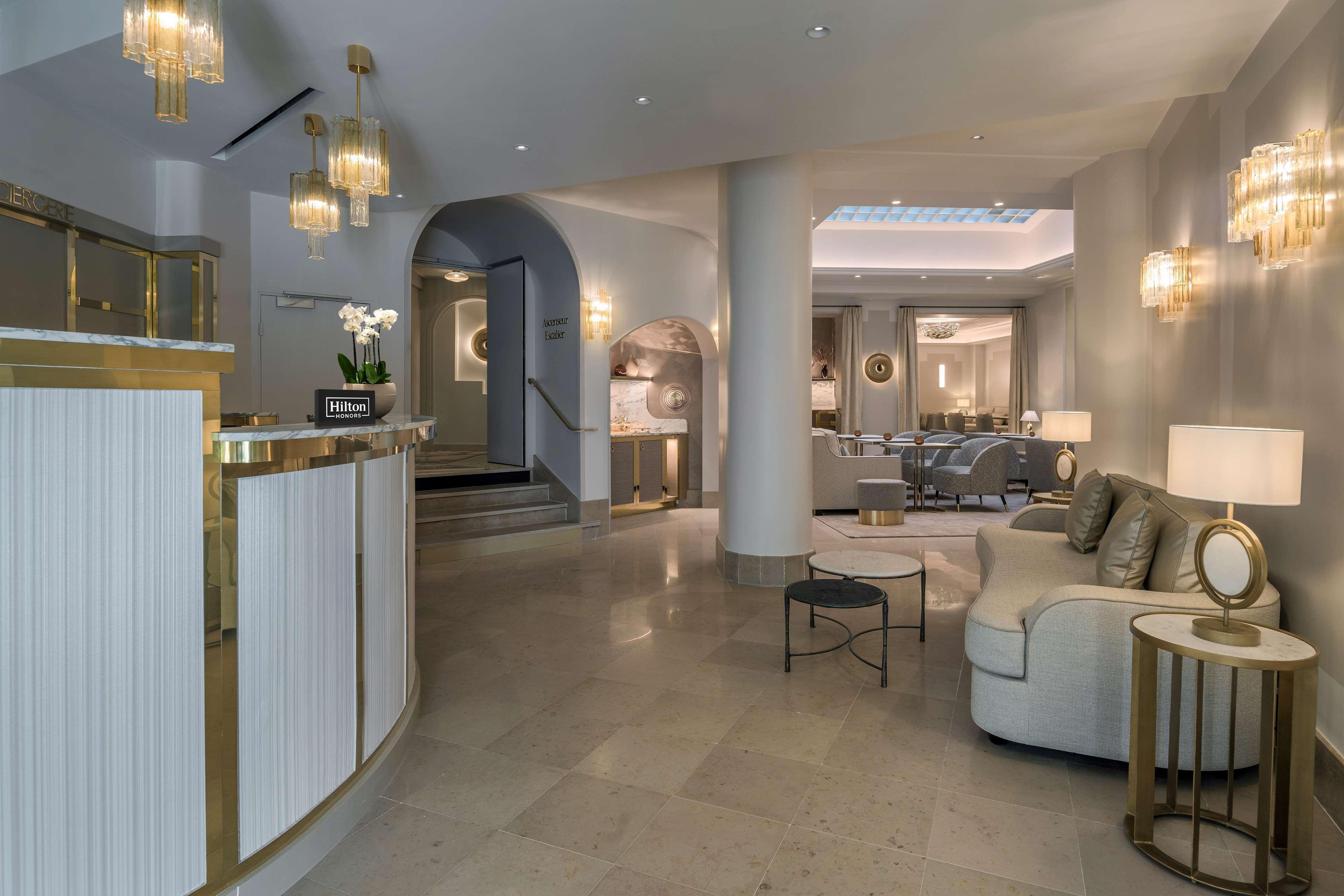Azur Hotel